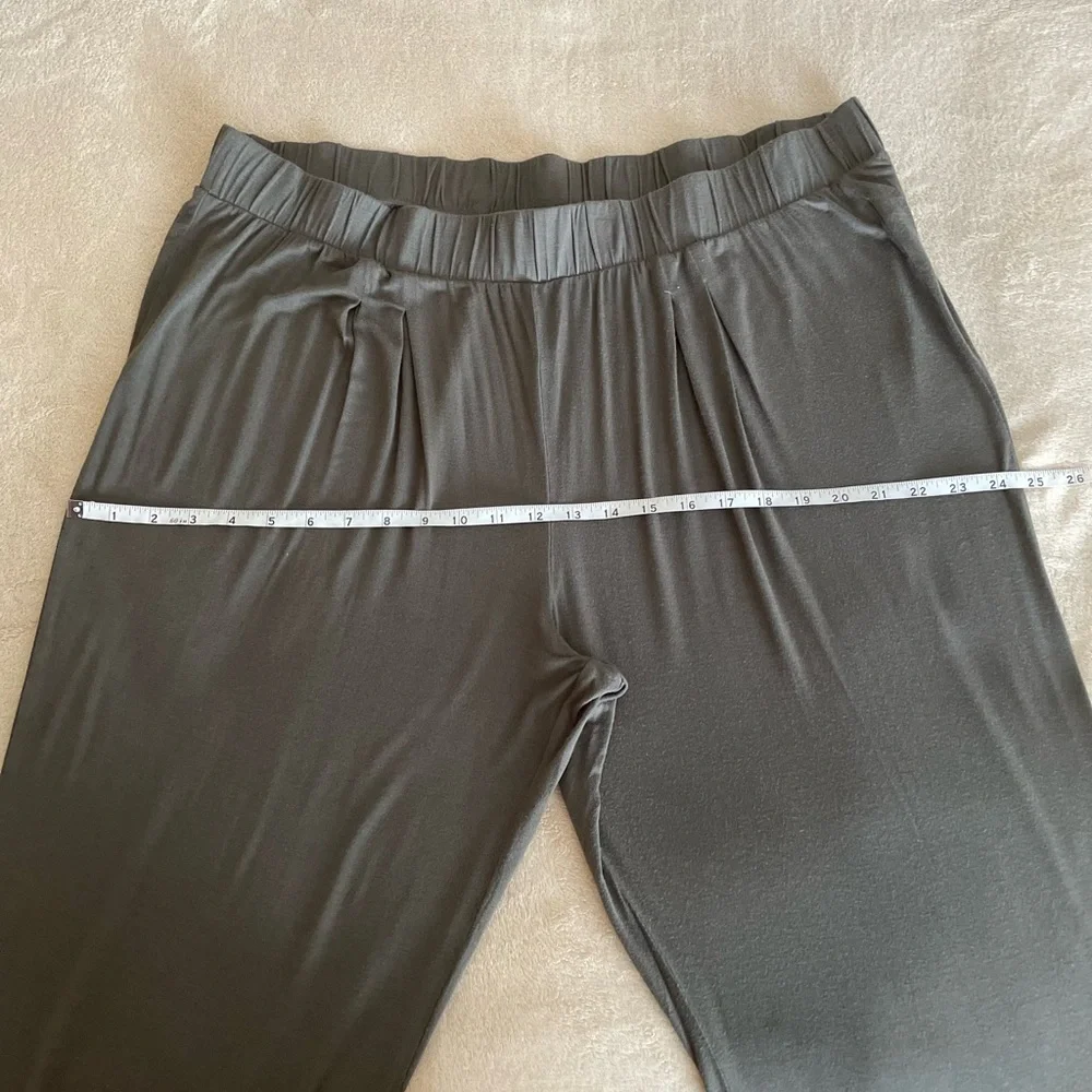 Forever 21 Plus Lightweight Comfort Jogger Pants - Size 2X - Picture 11 of 15